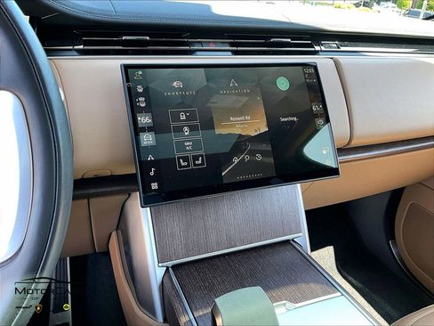 Used 2024 Land Rover Range Rover SE image 8