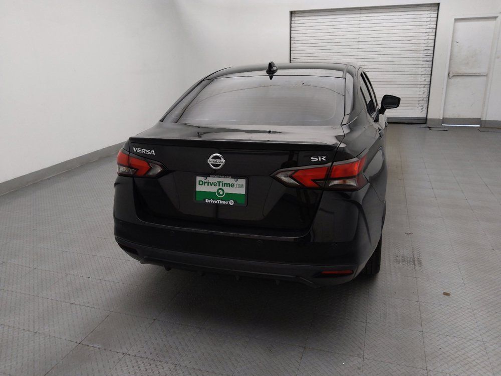 Used 2022 Nissan Versa SR FWD image 7