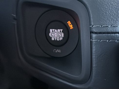 New 2025 Jeep Gladiator Sport image 33