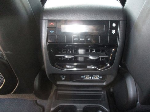 Used 2024 Jeep Grand Cherokee L Laredo AWD/4WD image 37