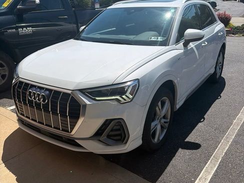 Used 2022 Audi Q3 2.0T Premium Plus w/ Premium Plus Package AWD/4WD image 1