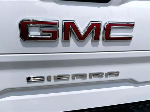 Used 2025 GMC Sierra 1500 SLT AWD/4WD image 31