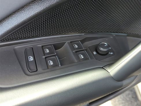 New 2026 Volkswagen Tiguan SE R-Line image 31