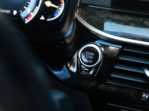 Used 2017 BMW 540i xDrive image 35