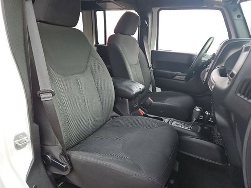 Used 2016 Jeep Wrangler Unlimited Sport image 39