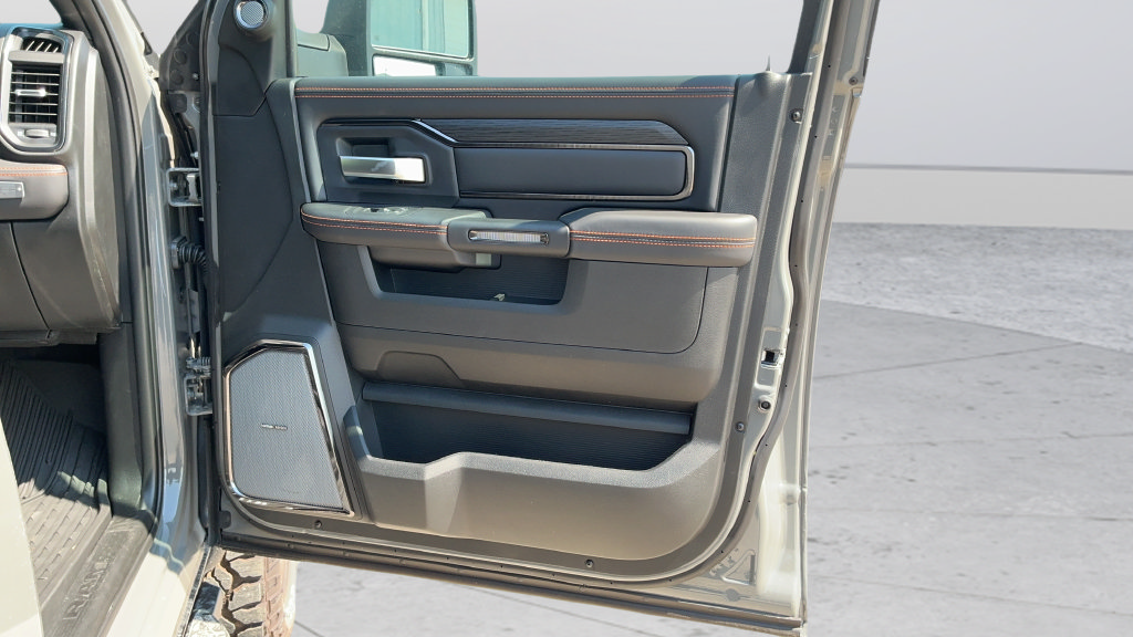 New 2027 RAM 2500 4x4 Crew Cab image 22