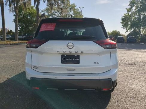 Certified 2025 Nissan Rogue SL w/ SL Premium Package FWD image 5