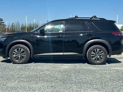 Used 2024 Nissan Pathfinder SV FWD image 6