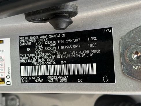 Used 2024 Toyota 4Runner SR5 image 32