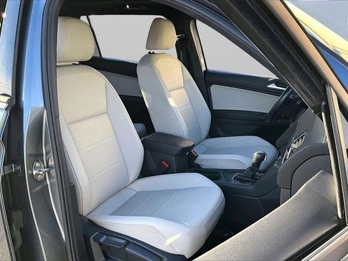 Used 2021 Volkswagen Tiguan SE R-Line image 23