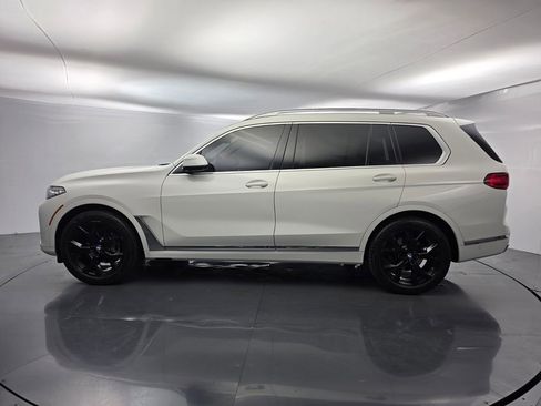 Used 2022 BMW X7 xDrive40i w/ Premium Package image 7