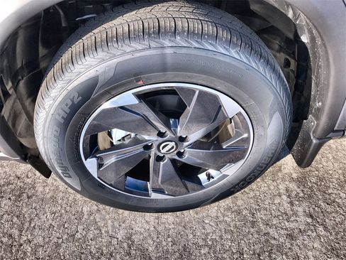 New 2026 Nissan Rogue SV image 10