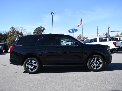 Used 2025 Ford Expedition Active image 1