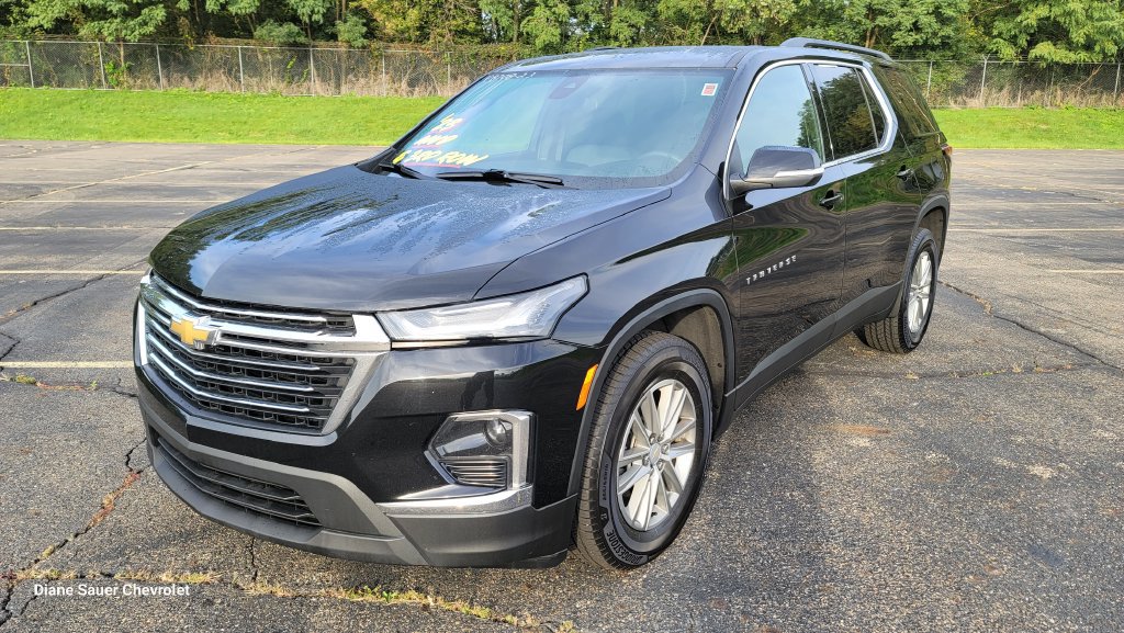 Used 2023 Chevrolet Traverse LT w/ LPO, Cargo Package AWD/4WD image 5