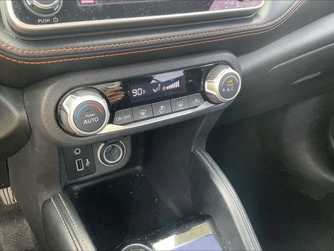Used 2018 Nissan Kicks SR image 17