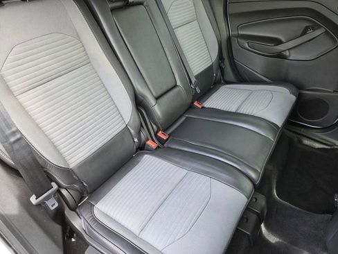 Used 2019 Ford Escape SE FWD image 5