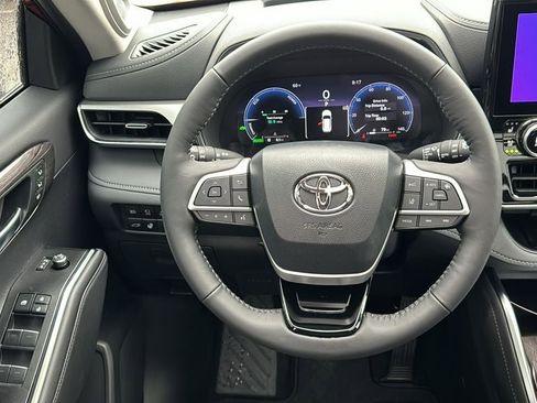 New 2026 Toyota Highlander Platinum AWD/4WD image 25