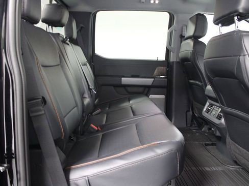 New 2026 Ford F250 Lariat w/ Black Appearance Package image 31