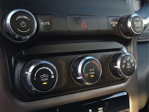 Used 2020 RAM 1500 Big Horn image 15