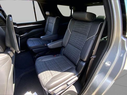 Used 2025 Cadillac Escalade Premium Luxury Platinum w/ LPO, Floor Liner Package AWD/4WD image 19