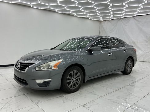 Used 2015 Nissan Altima 2.5 S w/ Special Edition Package FWD image 1