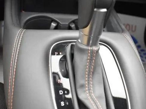 Used 2025 Honda HR-V Sport image 33