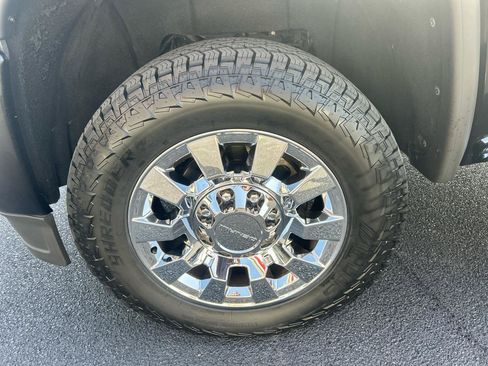 Used 2019 GMC Sierra 2500 Denali w/ Duramax Plus Package AWD/4WD image 9