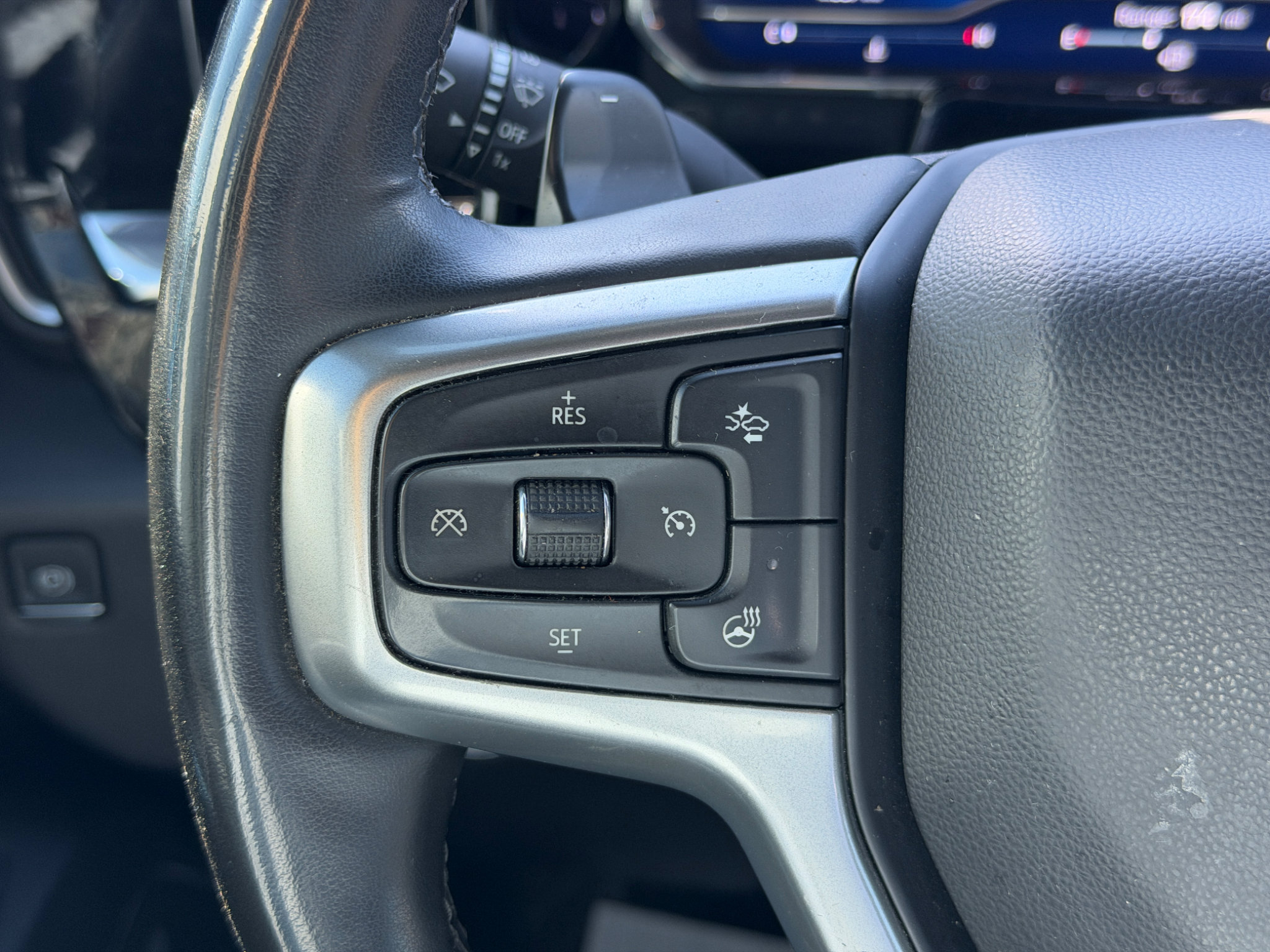 Used 2024 Chevrolet Silverado 1500 LT Trail Boss w/ Convenience Package II AWD/4WD image 9