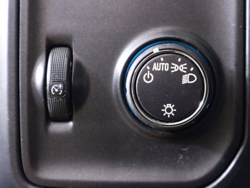 Used 2018 Chevrolet Silverado 1500 W/T w/ Trailering Package image 12