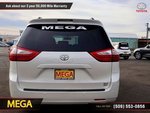 Used 2017 Toyota Sienna XLE image 10