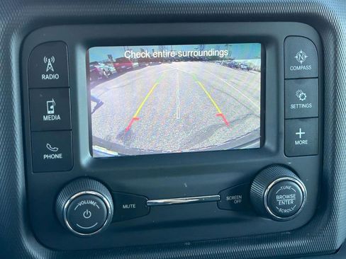 Used 2018 Jeep Wrangler Unlimited Sport image 13