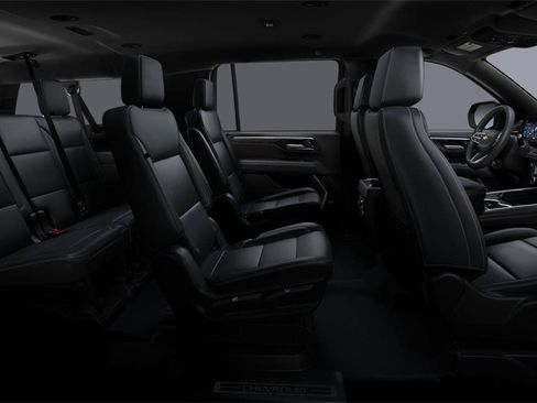 New 2026 Chevrolet Suburban LT image 15