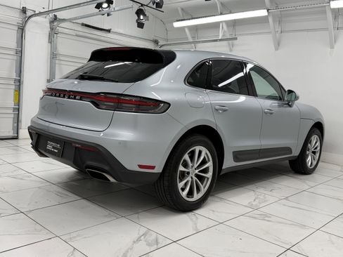 Certified 2025 Porsche Macan image 11