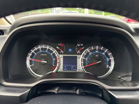 Used 2016 Toyota 4Runner Limited AWD/4WD image 11