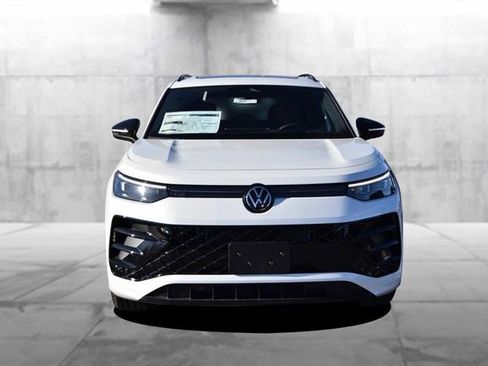 New 2026 Volkswagen Tiguan SE R-Line image 4