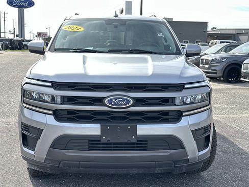Certified 2024 Ford Expedition XLT image 2