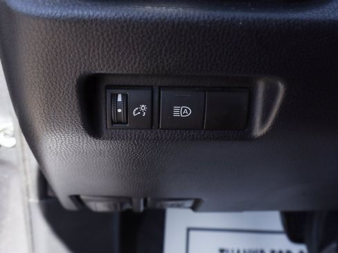 Used 2021 Toyota RAV4 XLE image 19