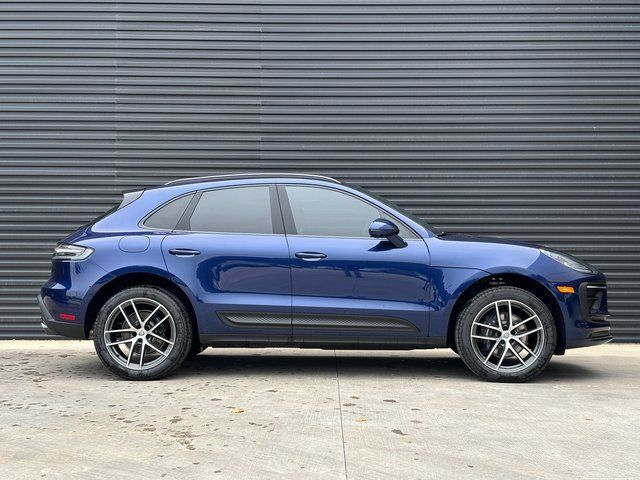 Certified 2026 Porsche Macan AWD/4WD image 8