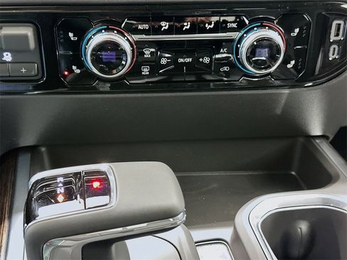 New 2026 GMC Sierra 1500 Elevation image 16