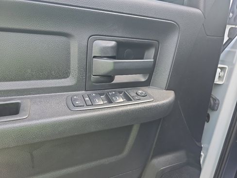 Used 2018 RAM 2500 Tradesman w/ Chrome Appearance Group image 15