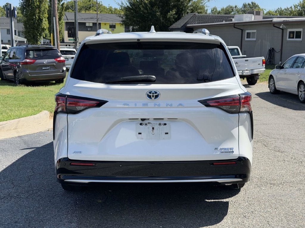 Used 2022 Toyota Sienna Platinum AWD/4WD image 21