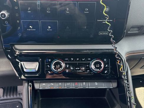 Used 2024 GMC Sierra 1500 AT4 w/ Technology Package image 12