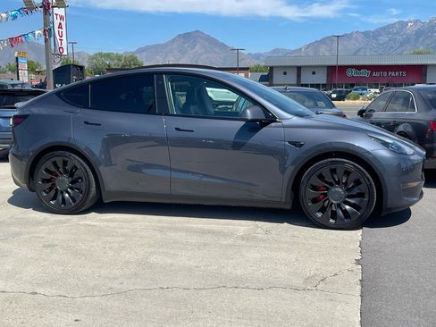 Used 2022 Tesla Model Y Performance AWD/4WD image 4