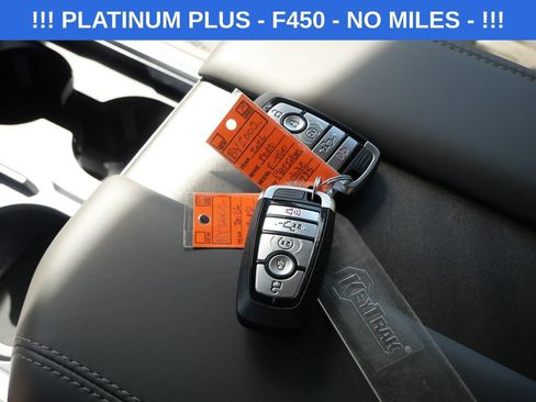 Used 2026 Ford F450 Platinum w/ Platinum Plus Package image 28