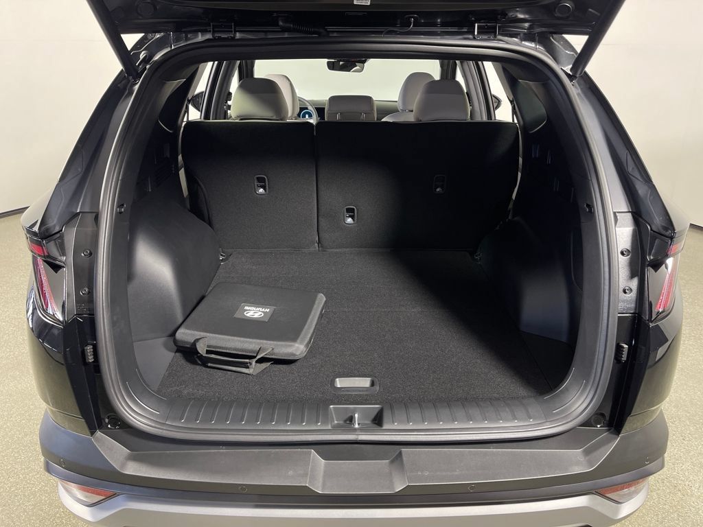 New 2026 Hyundai Tucson Limited FWD image 10