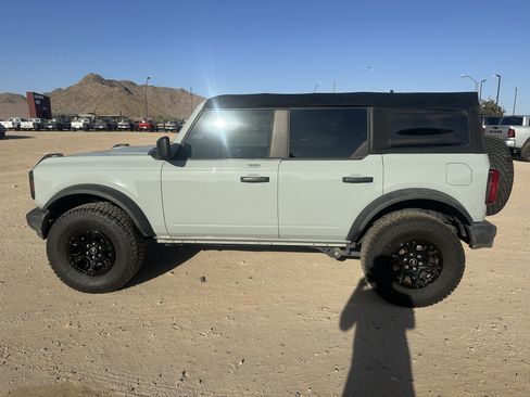 Used 2022 Ford Bronco 4-Door AWD/4WD image 2