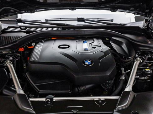 Certified 2023 BMW 530e w/ Convenience Package image 29