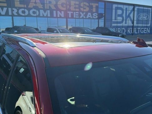 Used 2021 Chevrolet Suburban High Country w/ Premium Package AWD/4WD image 8