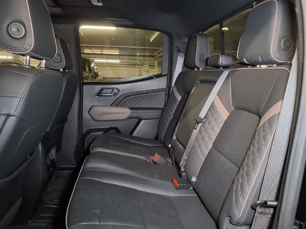 Used 2024 GMC Canyon Denali w/ LPO, Denali Black Edition AWD/4WD image 16