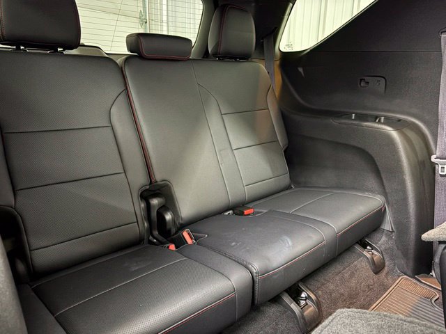 Used 2025 Chevrolet Traverse RS AWD/4WD image 18